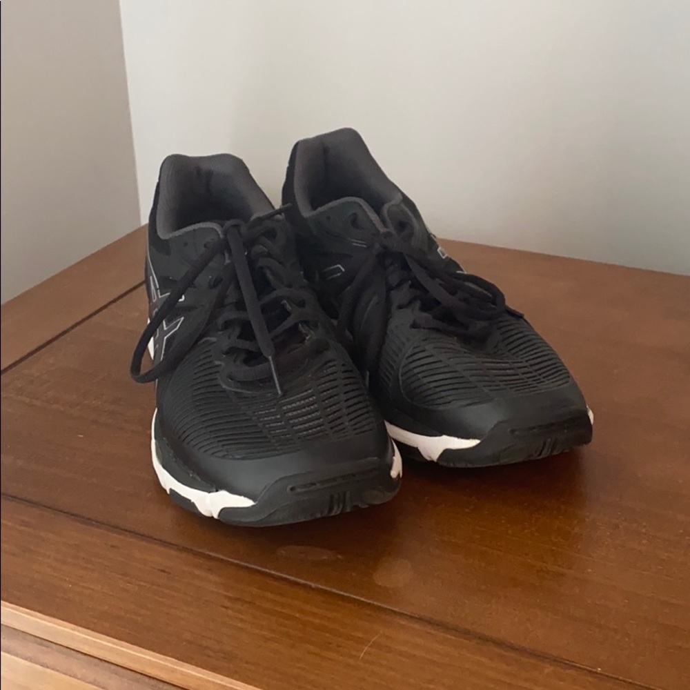 Asics volleyball shoes